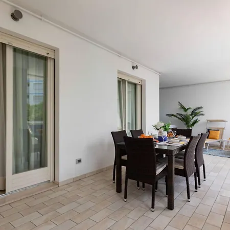 דירה Exclusive Penthouse With Jacuzzi And Sea Views *