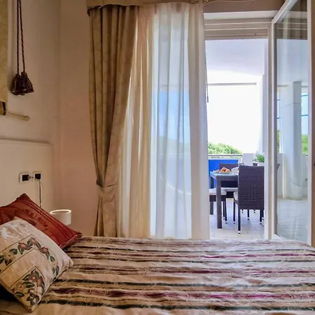 Exclusive Penthouse With Jacuzzi And Sea Views Bibione